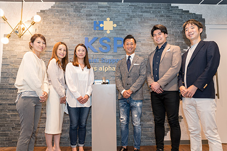 内装工事リース株式会社のエントランス